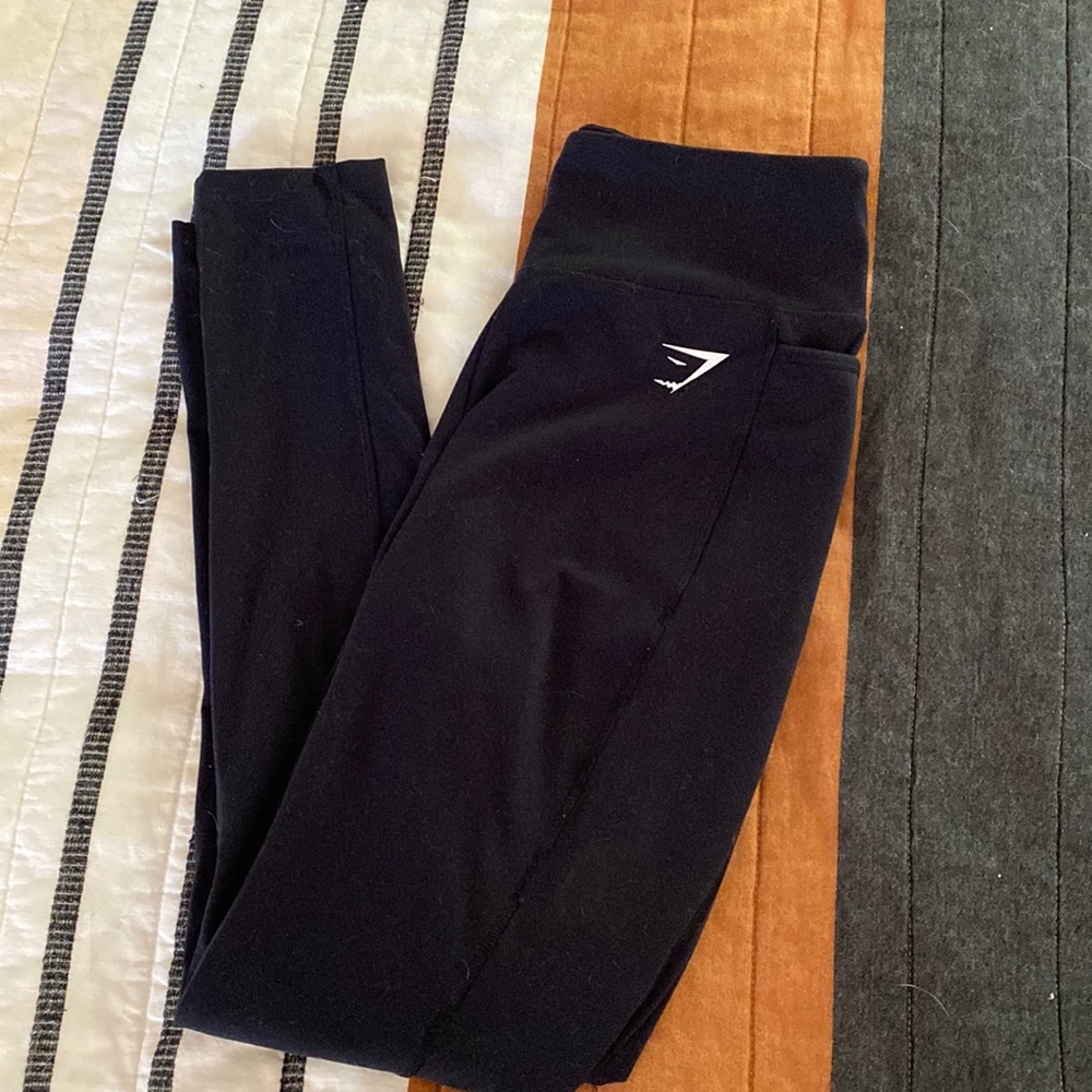Black gymshark leggings with pockets